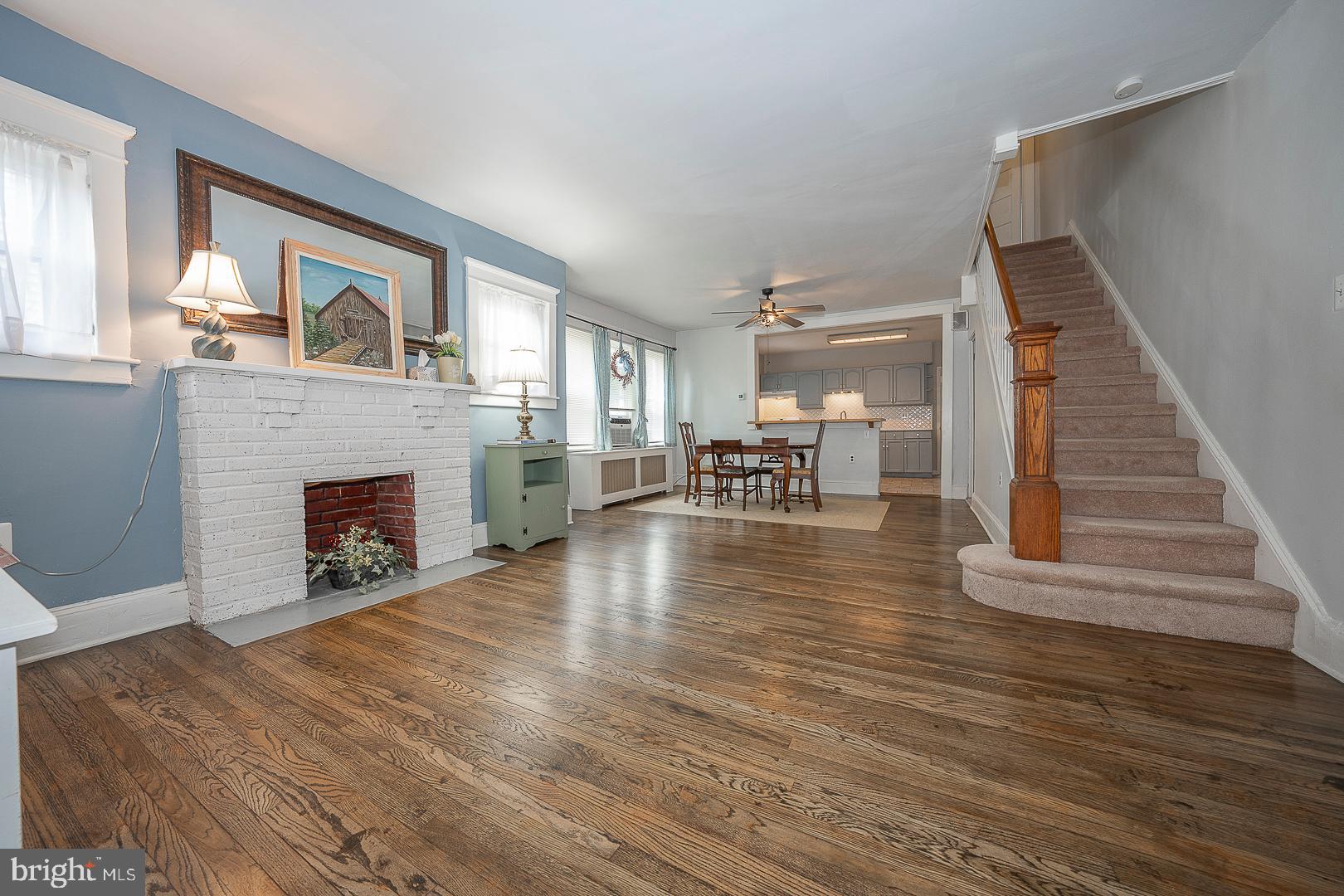 232 Powell Road Springfield, PA 19064 - Photo 7 of 40 Beautiful hardwood flooring