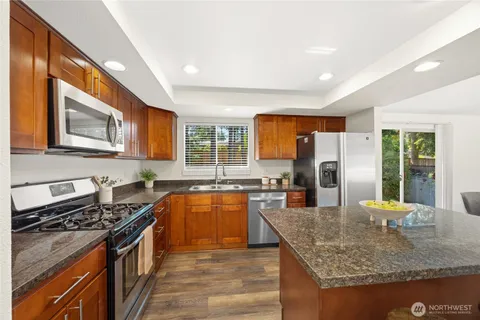 $1,275,000 | 6215 122nd Avenue Southeast, Bellevue, WA 98006