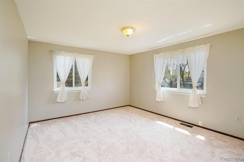 691 Abbey Court Rochester Hills, MI 48307 - Photo 32 of 39