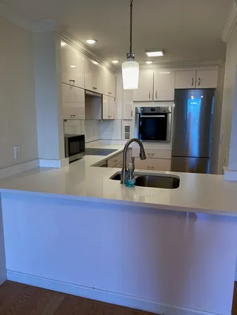 $3,500 | 19 Winchester Street, Unit 806, Brookline, MA 02446