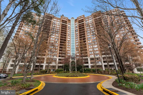 $285,000 | 10101 Grosvenor Place, Unit 1808, Rockville, MD 20852