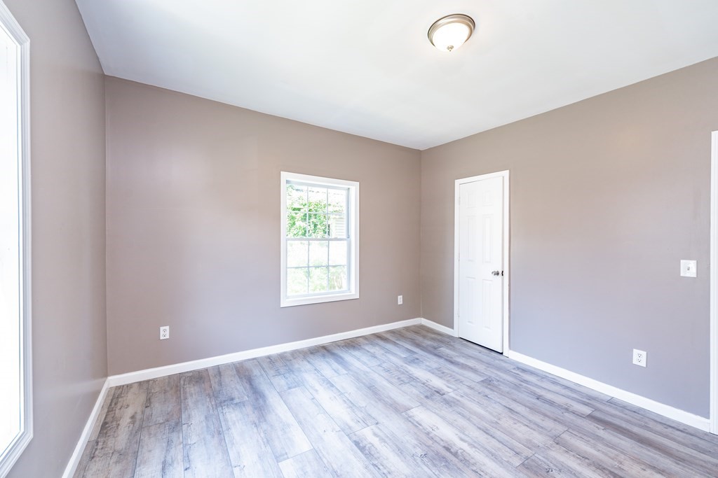 93 Dawes Street Springfield, MA 01109 - Photo 11 of 23