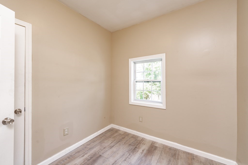 93 Dawes Street Springfield, MA 01109 - Photo 14 of 23