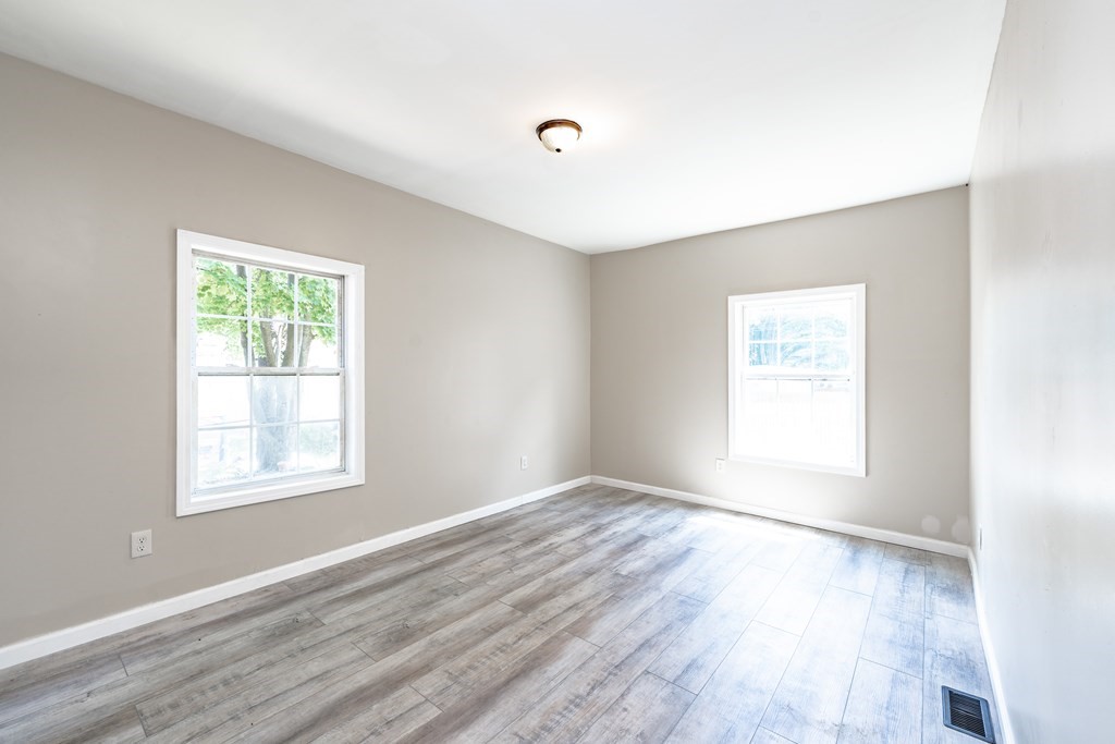 93 Dawes Street Springfield, MA 01109 - Photo 16 of 23