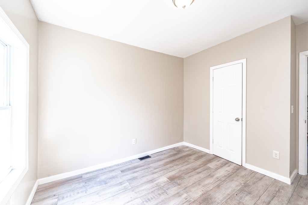 93 Dawes Street Springfield, MA 01109 - Photo 18 of 23