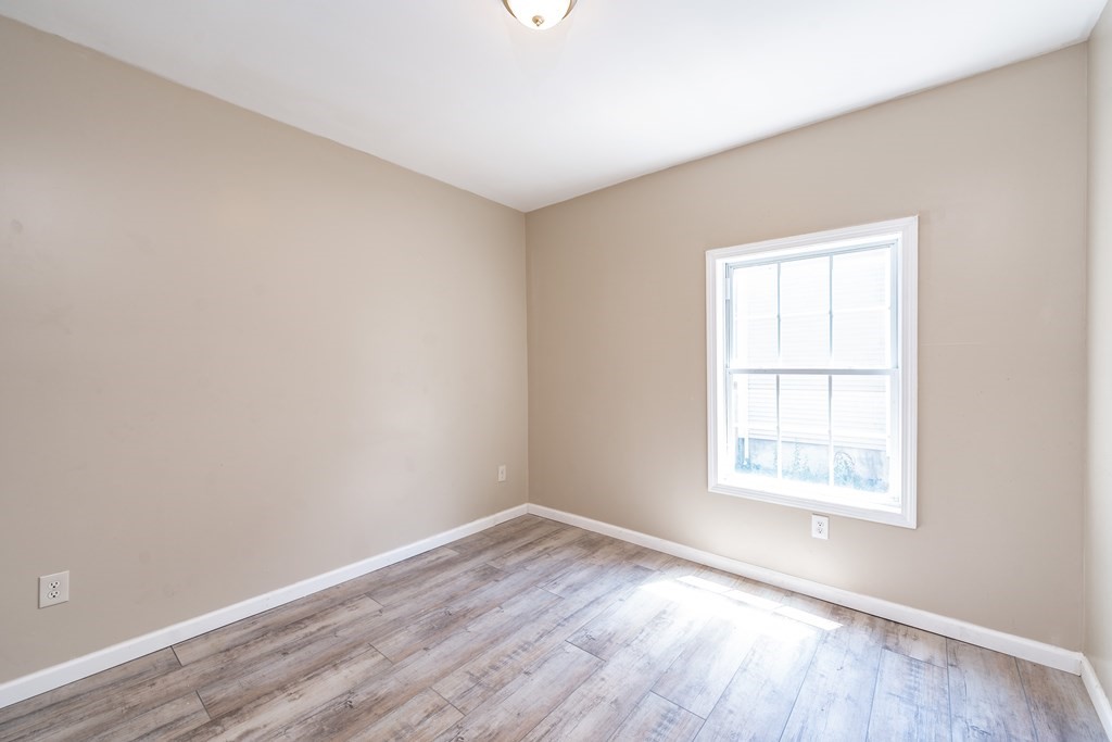 93 Dawes Street Springfield, MA 01109 - Photo 20 of 23