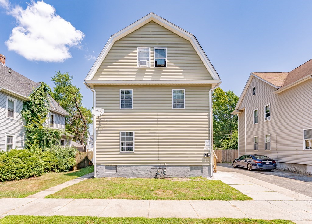 93 Dawes Street Springfield, MA 01109 - Photo 2 of 23