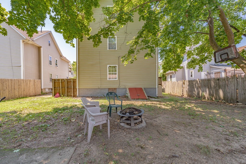 93 Dawes Street Springfield, MA 01109 - Photo 21 of 23