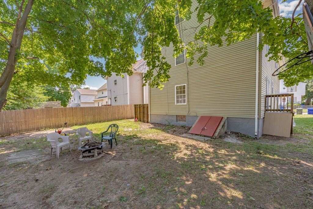 93 Dawes Street Springfield, MA 01109 - Photo 22 of 23