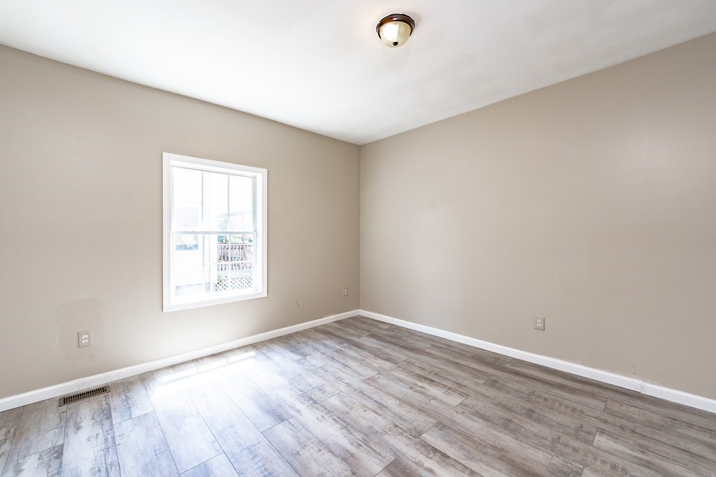 93 Dawes Street Springfield, MA 01109 - Photo 8 of 23