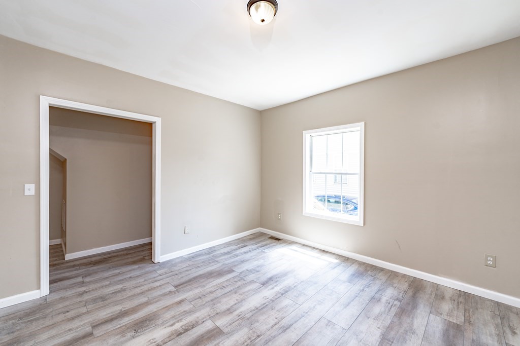 93 Dawes Street Springfield, MA 01109 - Photo 9 of 23