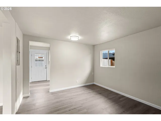 $289,900 | 260 Southwest Ford Avenue, Winston, OR 97496