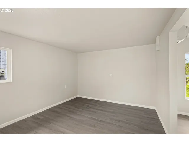 $289,900 | 260 Southwest Ford Avenue, Winston, OR 97496