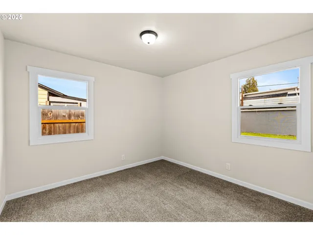 $289,900 | 260 Southwest Ford Avenue, Winston, OR 97496