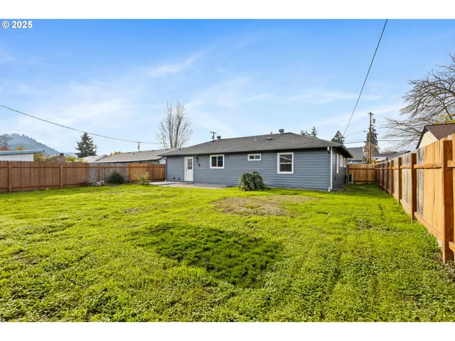 $289,900 | 260 Southwest Ford Avenue, Winston, OR 97496