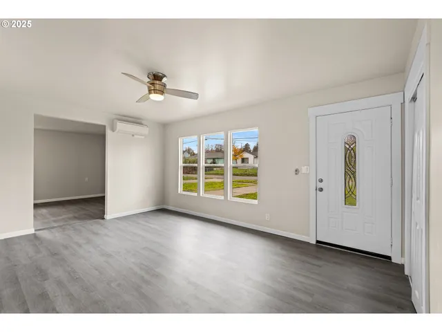 $289,900 | 260 Southwest Ford Avenue, Winston, OR 97496