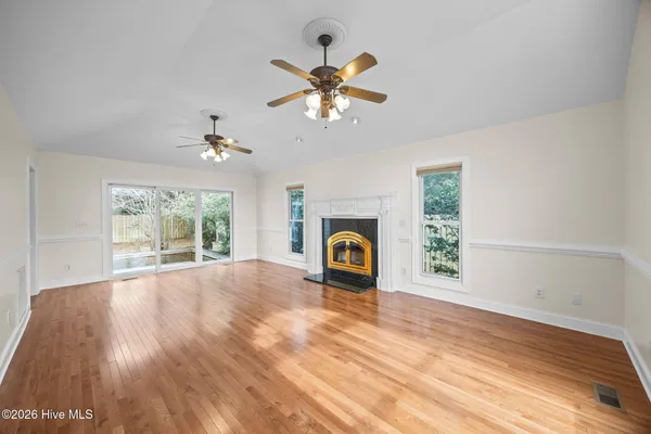 $695,000 | 103 Seagull Way, Hubert, NC 28539
