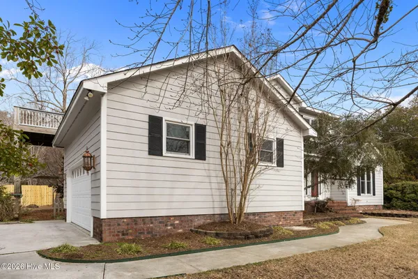 $695,000 | 103 Seagull Way, Hubert, NC 28539