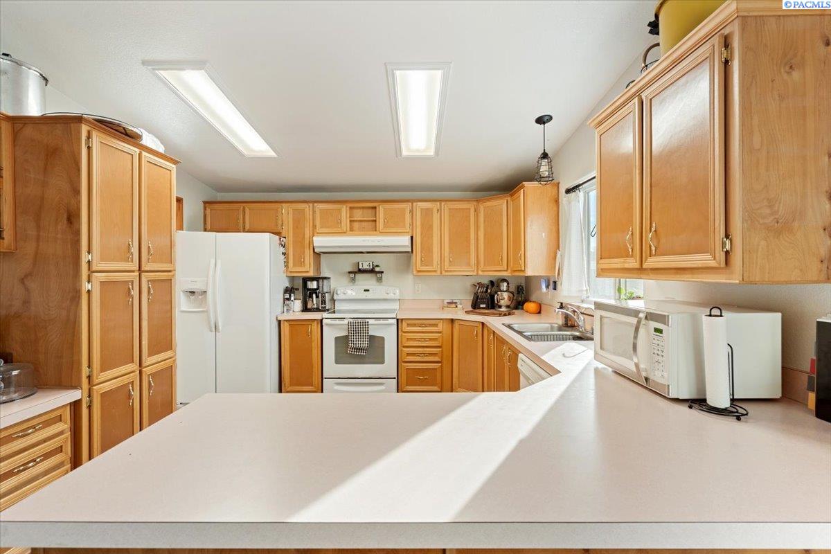25603 East Ruppert Road Benton City, WA 99320 - Photo 12 of 39 Gallery Image 12