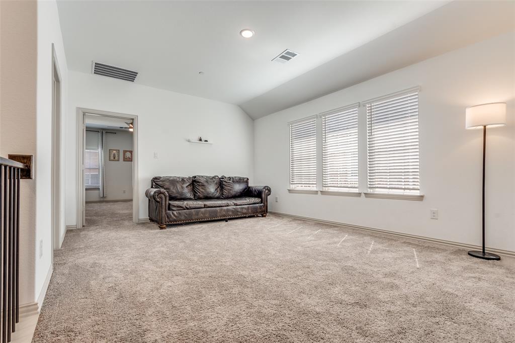 8833 Phoebe Road Frisco, TX 75035 - Photo 8 of 12 Gallery Image 8