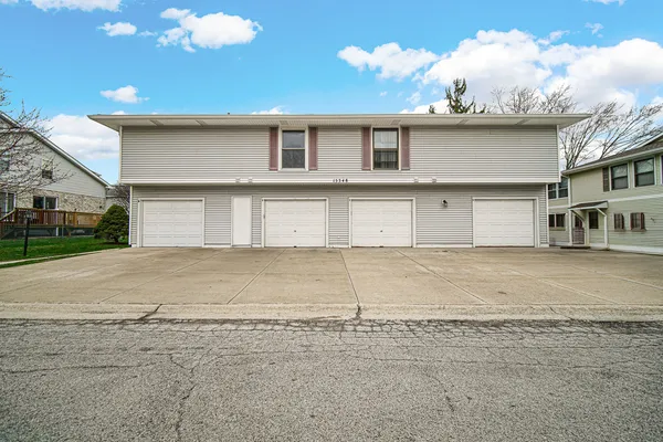 $194,900 | 15348 Holly Court, Unit D, Oak Forest, IL 60452