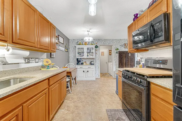 $194,900 | 15348 Holly Court, Unit D, Oak Forest, IL 60452