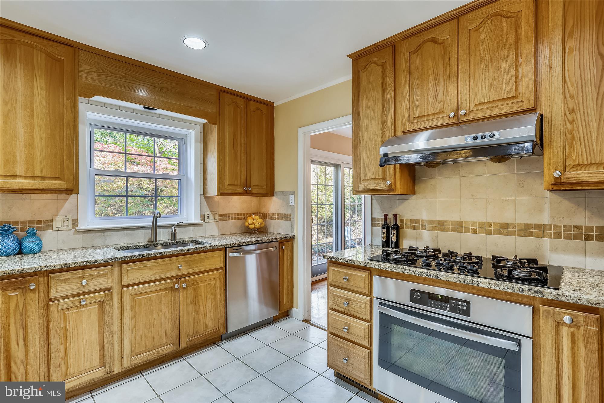 16620 Bethayres Road Derwood, MD 20855 - Photo 16 of 80 Lots of cabinet space
