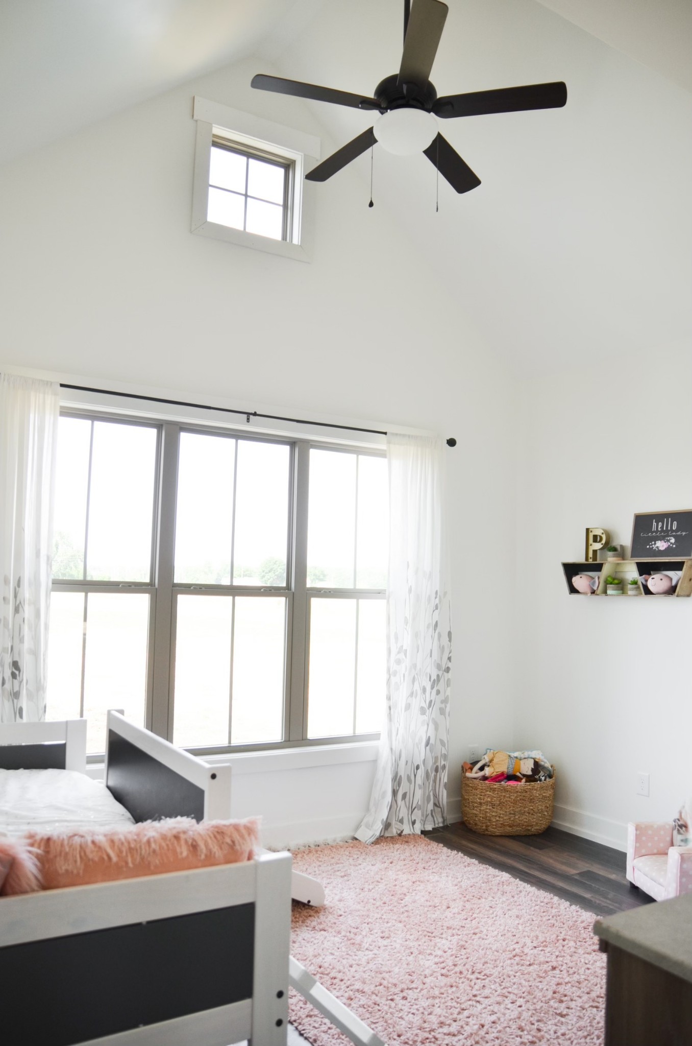 5931 Lakeview Road Springfield, TN 37172 - Photo 31 of 55 a bedroom with a bed and a window