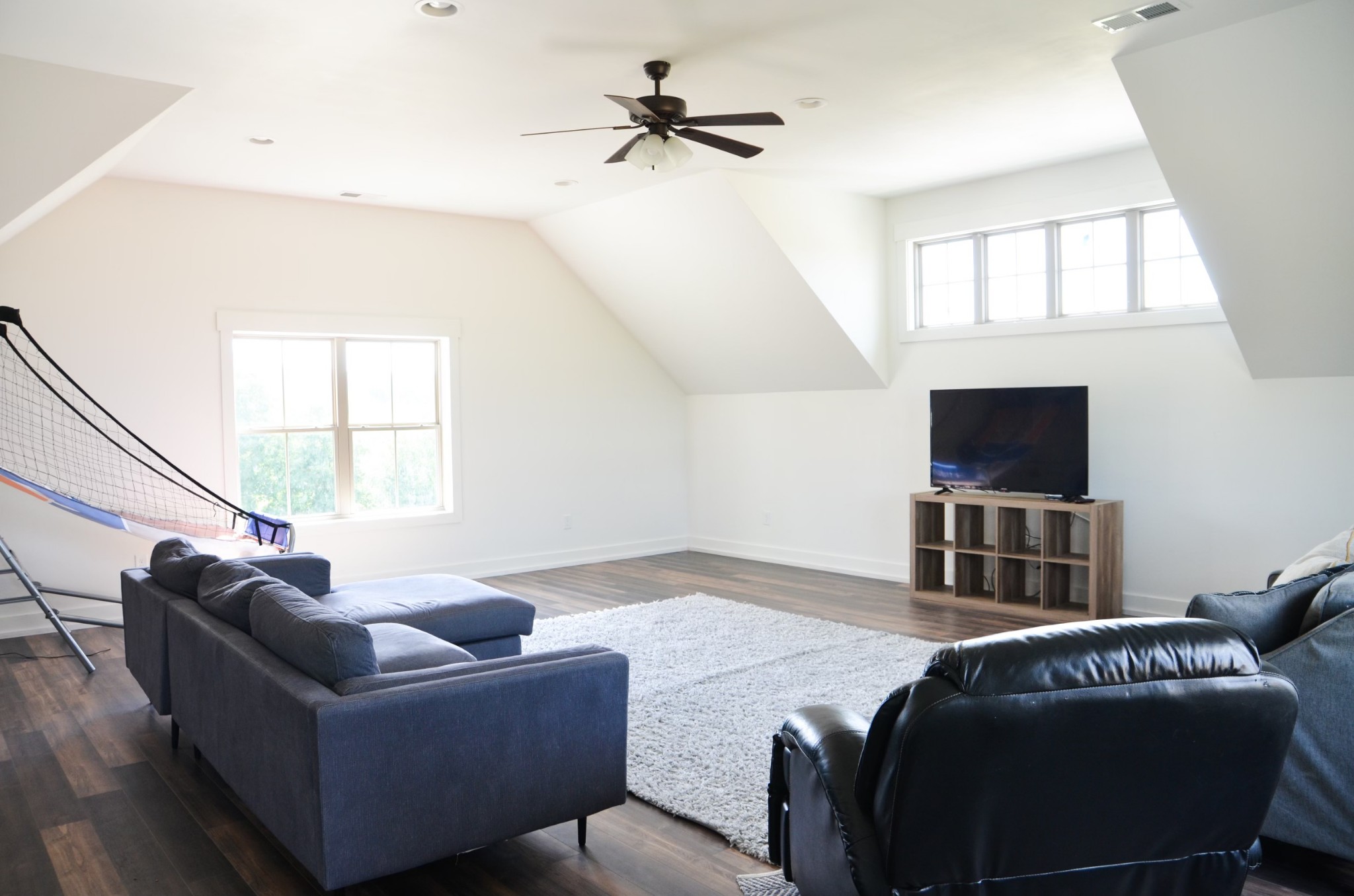 5931 Lakeview Road Springfield, TN 37172 - Photo 46 of 55 a living room with furniture and a flat screen tv