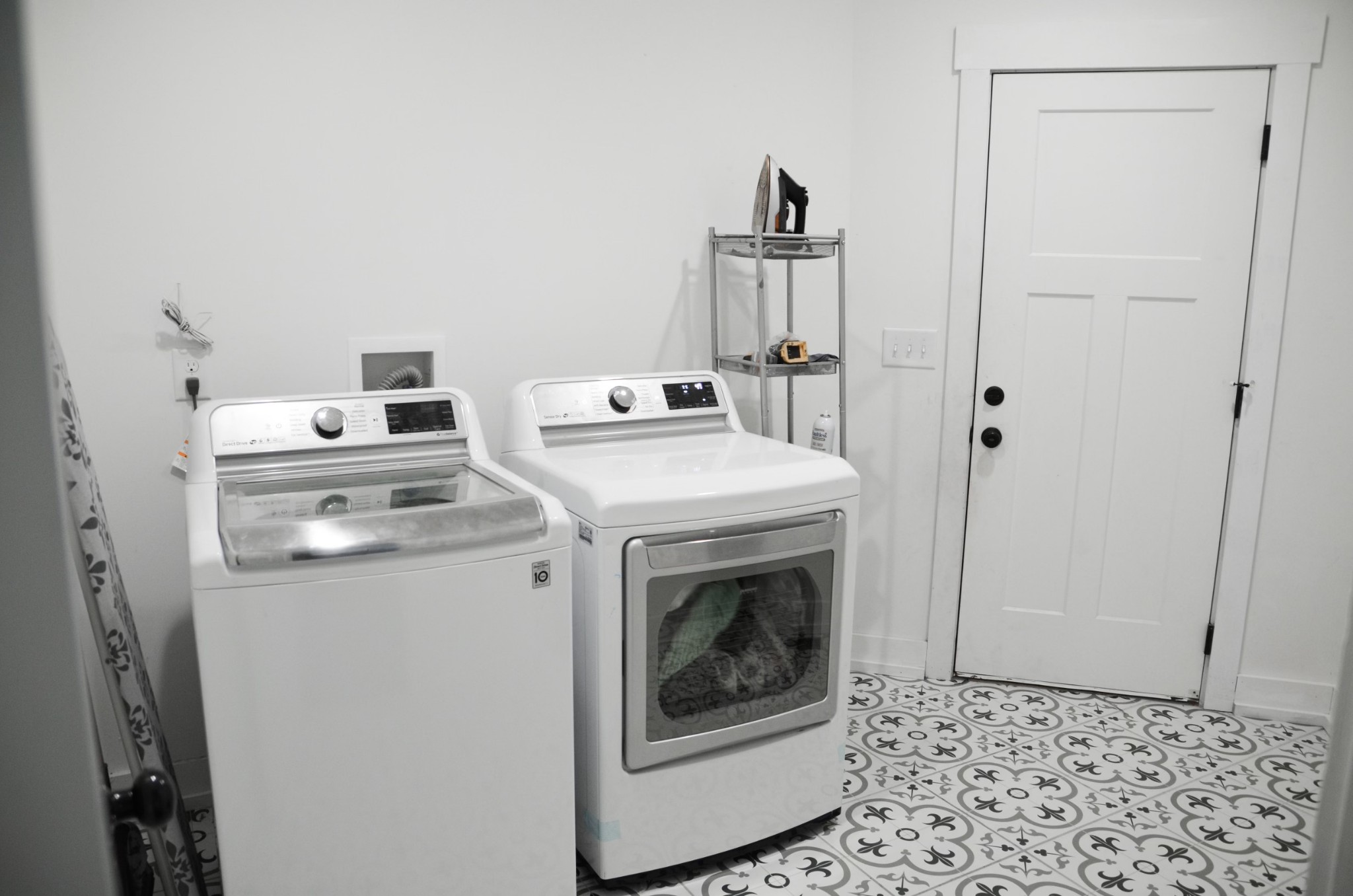 5931 Lakeview Road Springfield, TN 37172 - Photo 49 of 55 a utility room with dryer and washer