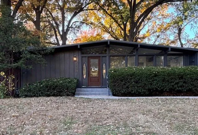 $475,000 | 7708 Fairway Street, Prairie Village, KS 66208