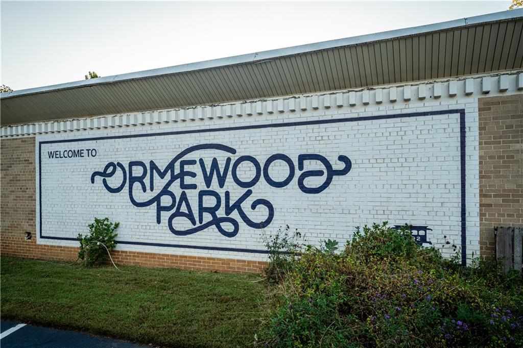 845 Ormewood Terrace Southeast, Unit B Atlanta, GA 30316 - Photo 29 of 32 a sign that is on the wall