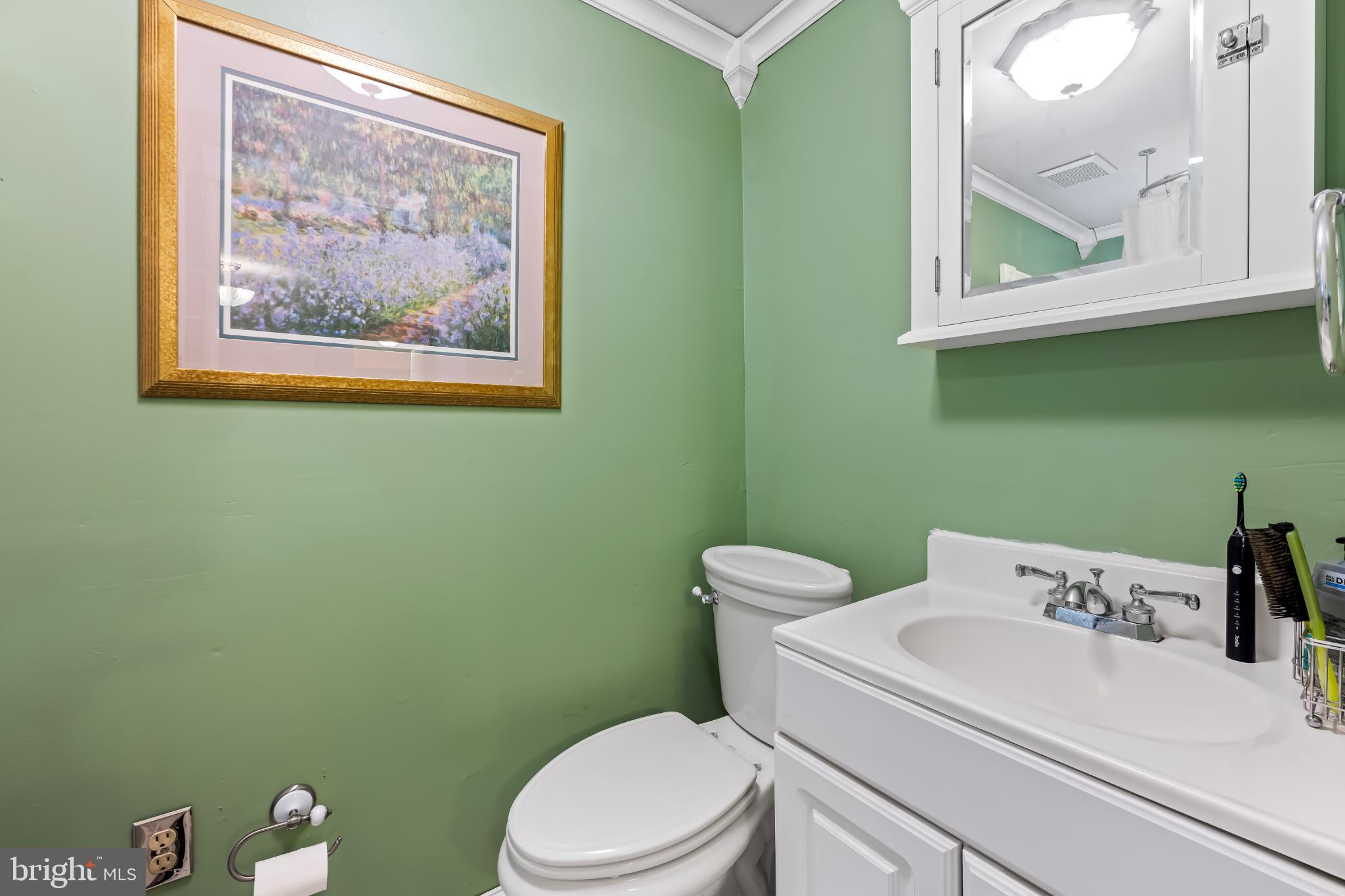 35 South Calhoun Street Baltimore, MD 21223 - Photo 15 of 29 Bedroom 1 en suite bath