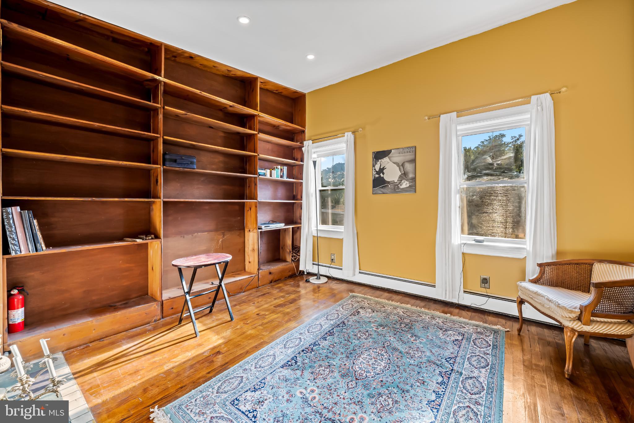 35 South Calhoun Street Baltimore, MD 21223 - Photo 24 of 29 Bright, inviting space with warm hues.