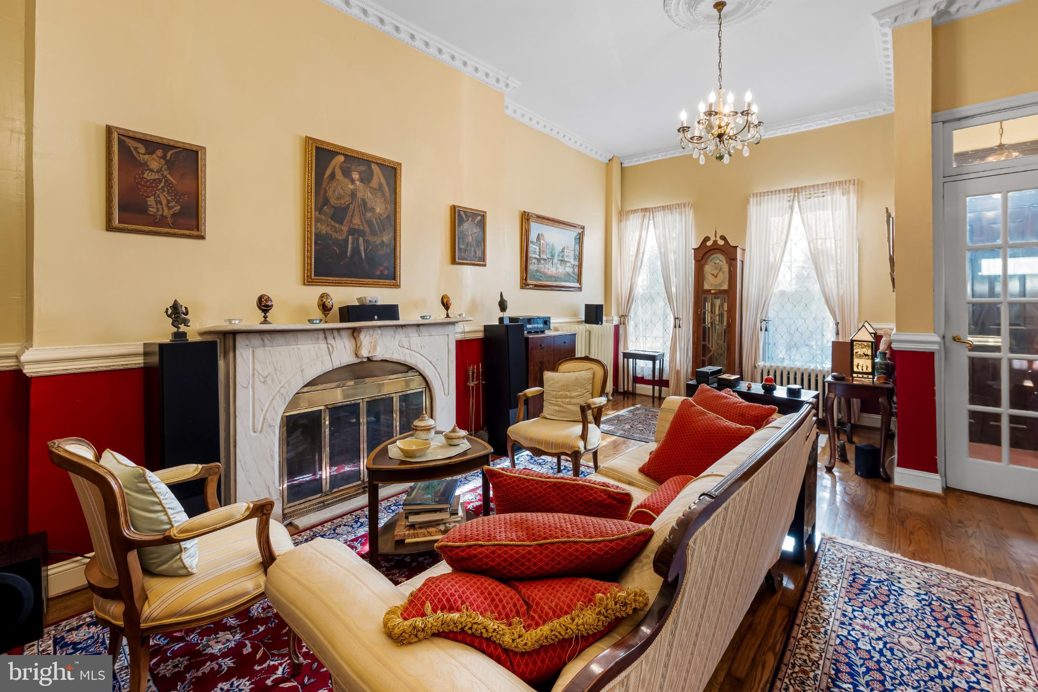 35 South Calhoun Street Baltimore, MD 21223 - Photo 3 of 29 Living Room