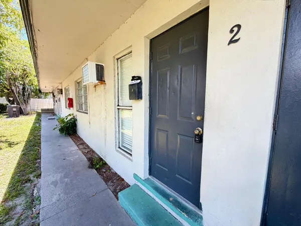 $1,700 | 809 2nd Street, Unit 2, West Palm Beach, FL 33401