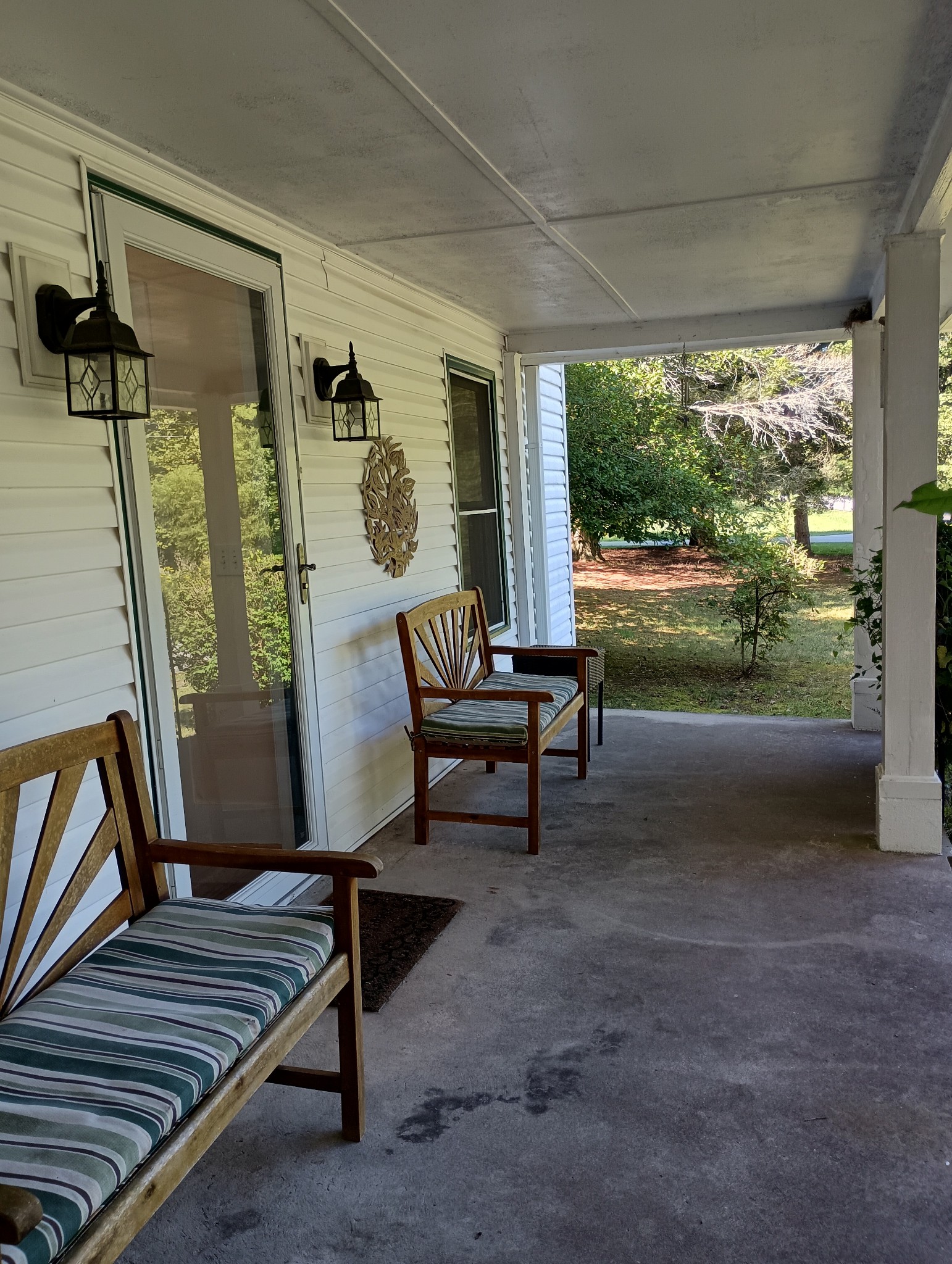 226 Lake O'Donnell Road Sewanee, TN 37375 - Photo 11 of 40 a living room with furniture and a window