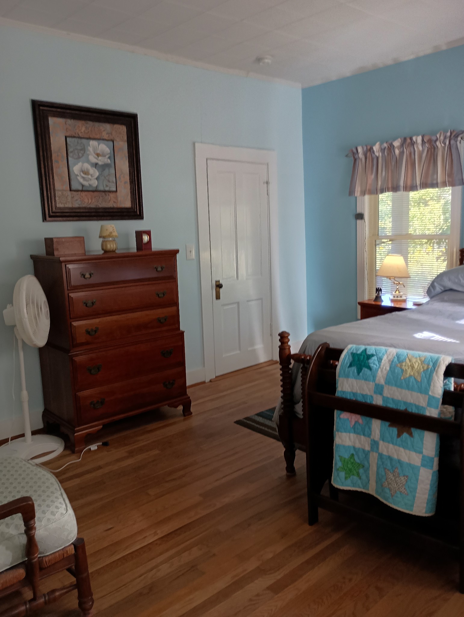 226 Lake O'Donnell Road Sewanee, TN 37375 - Photo 26 of 40 a bedroom with a bed and a window