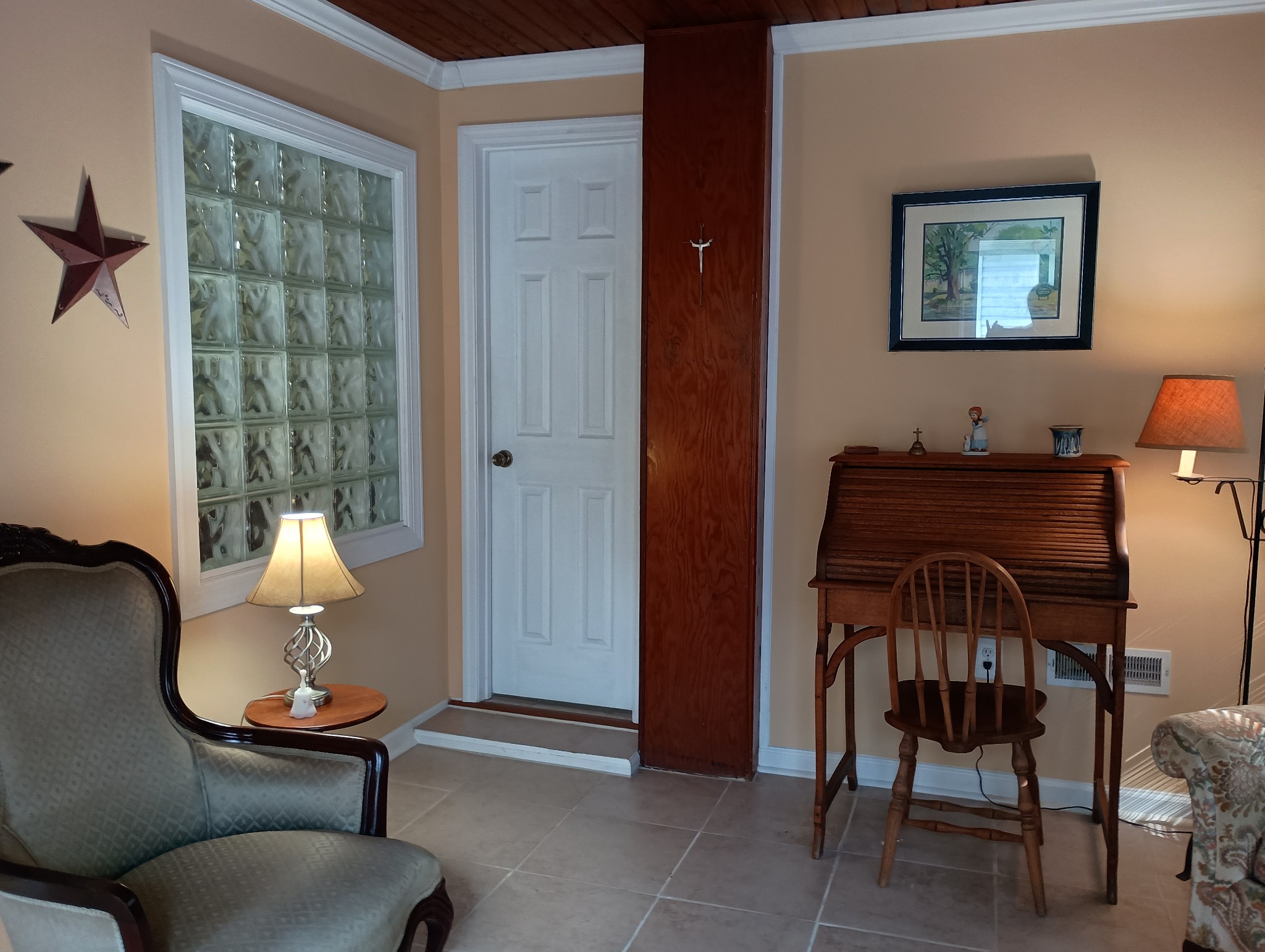 226 Lake O'Donnell Road Sewanee, TN 37375 - Photo 36 of 40 a living room with furniture a piano and a window