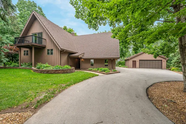 $615,000 | 63 Crestview Drive, Hortonville, WI 54944