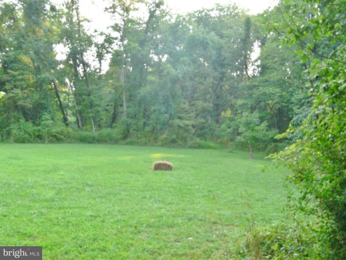 7224 Gilardi Road Boonsboro, MD 21713 - Photo 20 of 30 a view of an outdoor space and a yard