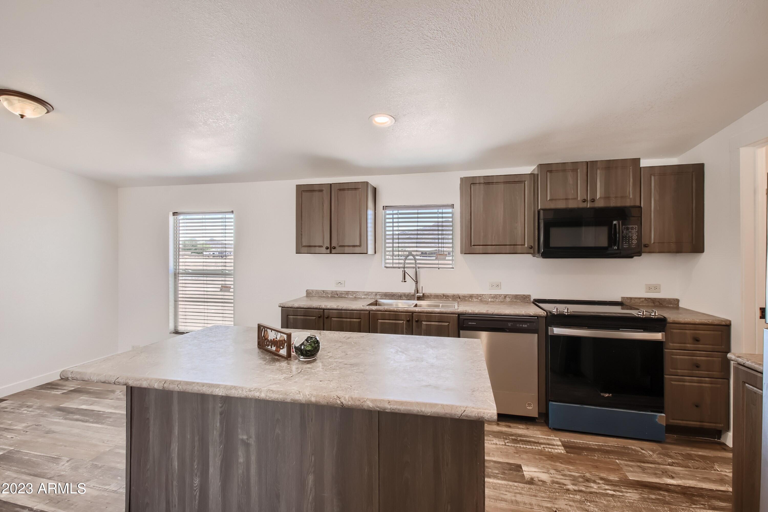 56877 West Papago Road Maricopa, AZ 85139 - Photo 14 of 27 13 Kitchen