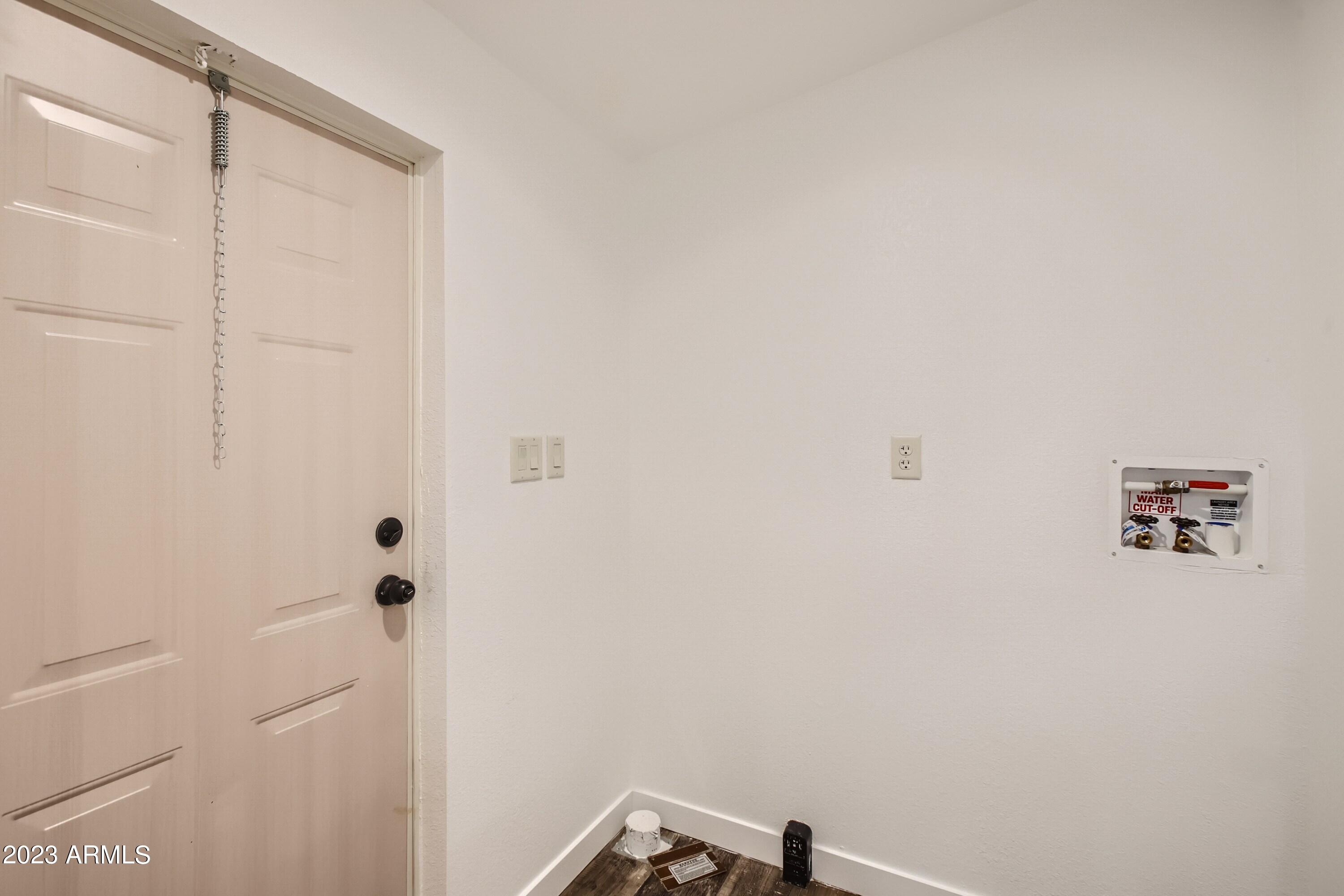 56877 West Papago Road Maricopa, AZ 85139 - Photo 24 of 27 25 Laundry Room 1
