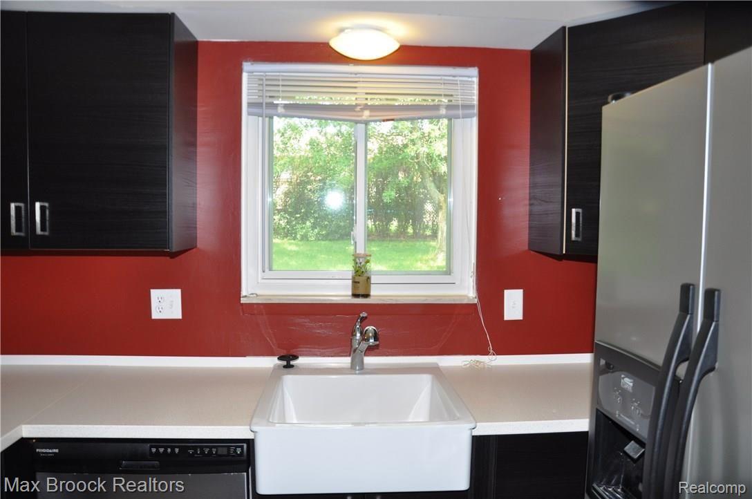 68 Foxboro Drive Rochester, MI 48309 - Photo 11 of 35 DSC_0229.JPG