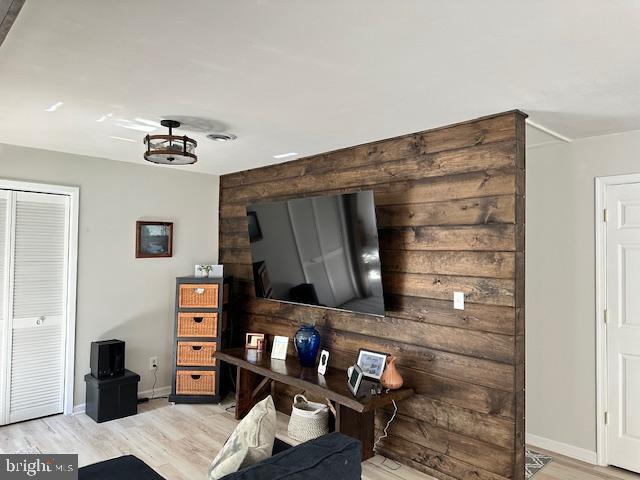 19377 Parsons Road Georgetown, DE 19947 - Photo 19 of 48 Flat screen t.v.