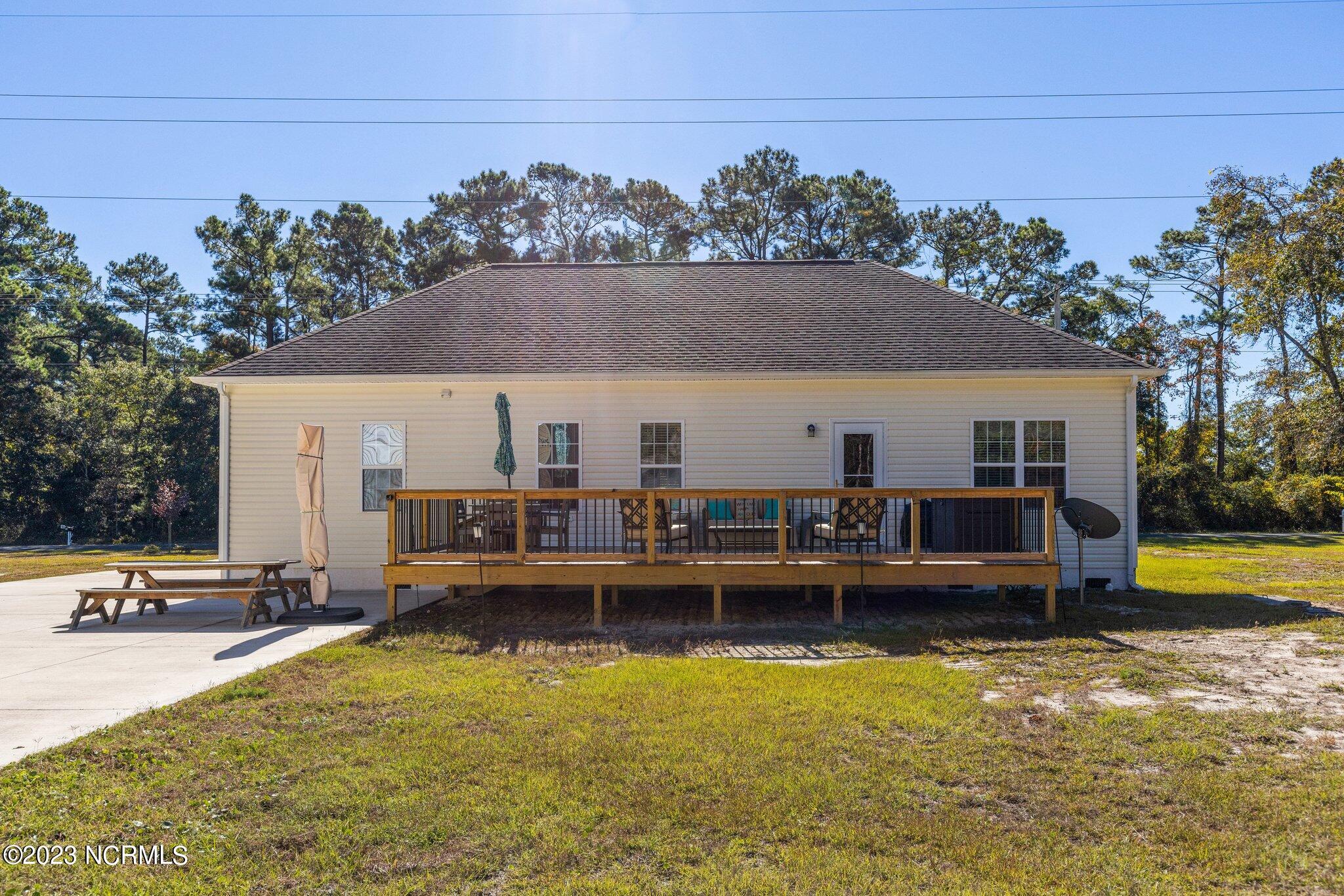 476 Bogue Loop Road Newport, NC 28570 - Photo 34 of 47 35-web-or-mls-590A1887