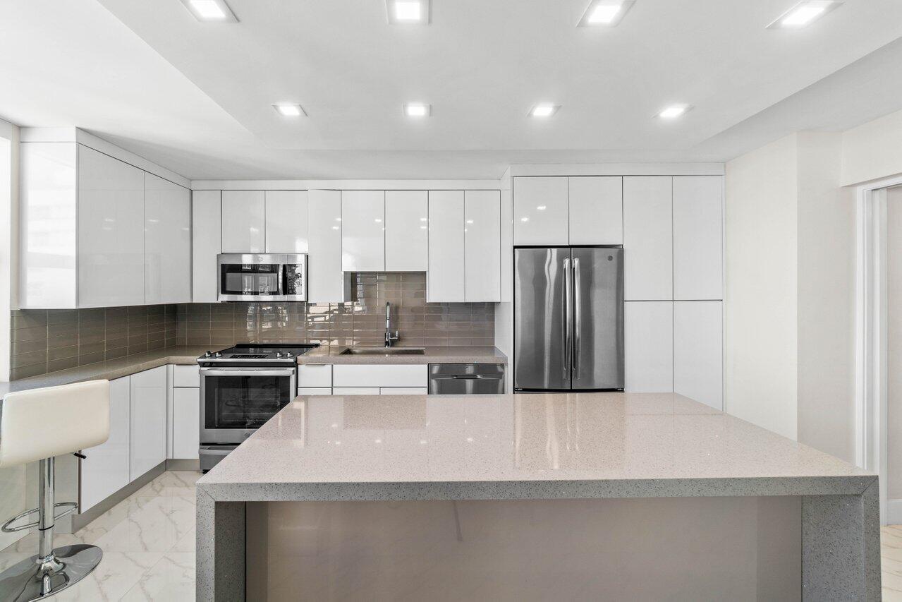 2000 South Ocean Boulevard, Unit 15B Boca Raton, FL 33432 - Photo 11 of 65 004-2000SouthOceanBoulevard-15B-BocaRato