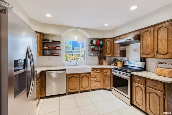 $395,000 | 1502 Nagel Drive, Marion, IL 62959