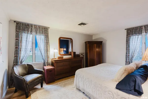 $395,000 | 1502 Nagel Drive, Marion, IL 62959