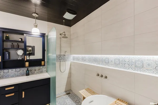 $395,000 | 1502 Nagel Drive, Marion, IL 62959